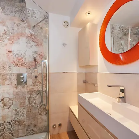 Av De La Gare 4, Rond-point, 4br, Skilift350m! 호텔 *