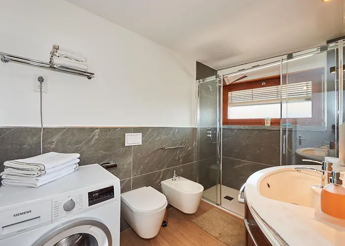 酒店 Av De La Gare 4, Rond-point, 4br, Skilift350m! *