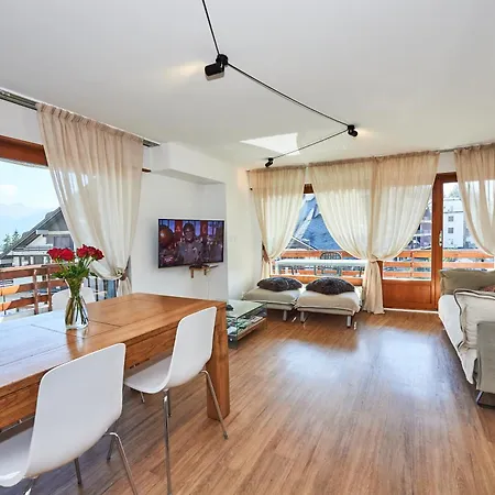 Av De La Gare 4, Rond-point, 4br, Skilift350m! Hotell